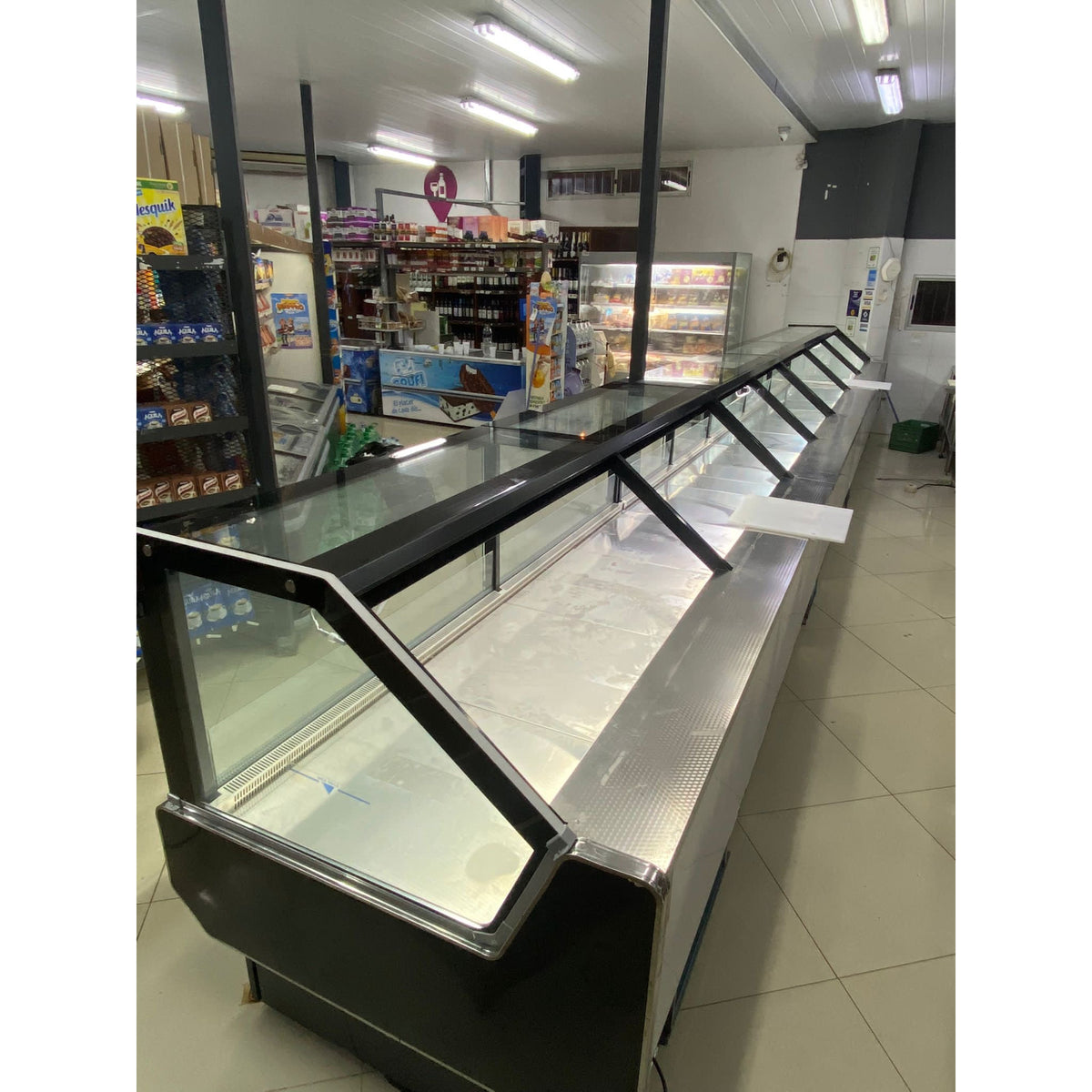 Vitrina Recta Negra Ancon Modelo Retro 1,87 m — vitrina 2